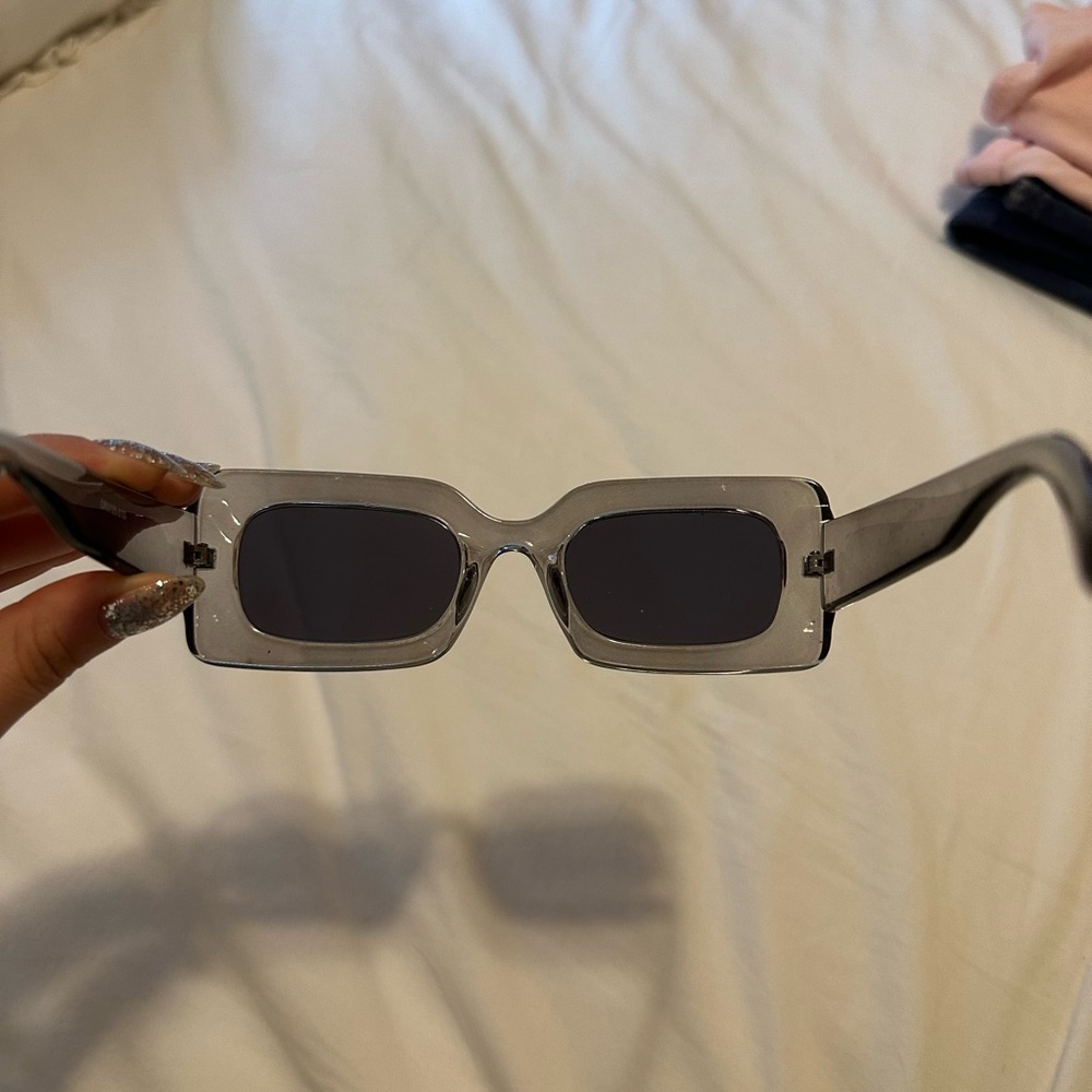 Grey translucent sunglasses - Picture 2 of 4